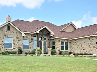 105 Park Mdw, Poth, TX 78147