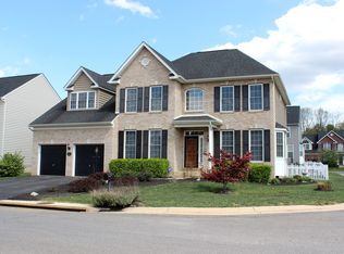 12 Thorton Hall Rd, Kearneysville, WV 25430