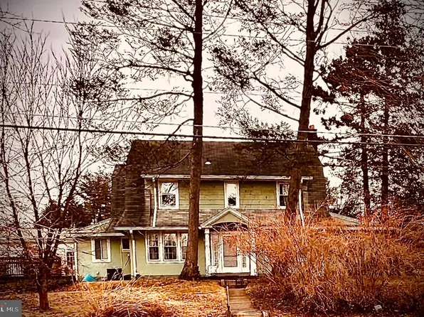 35 E Athens Ave, Ardmore, PA 19003