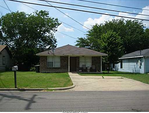 1st image of 211 Richards St