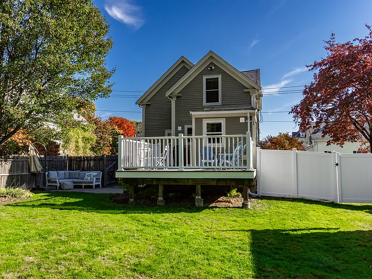 18 Highland Ave — Photo 28