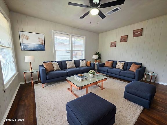 3rd image of 424 E Ellen Ave