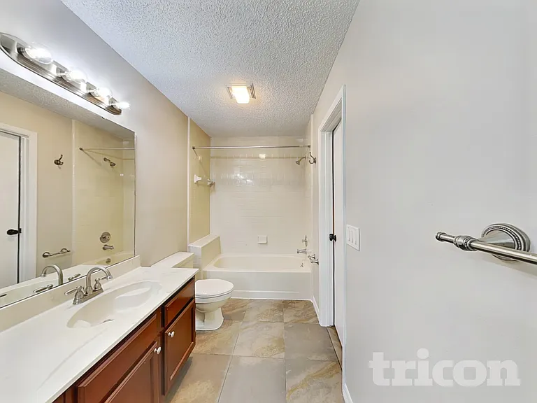 419 E Springtree Way — Photo 9