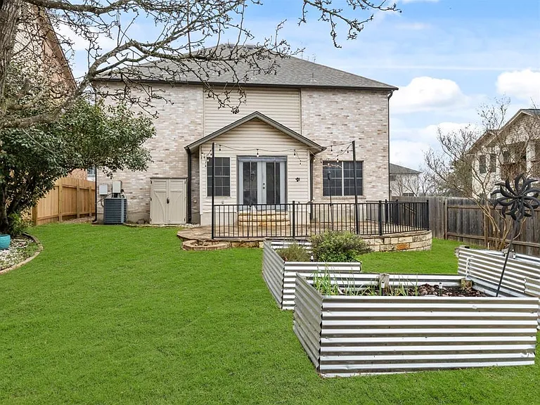2411 Lavendale Ct — Photo 24
