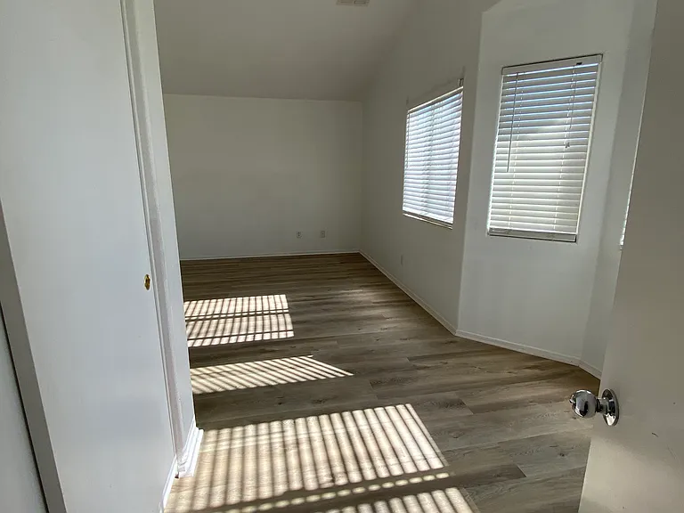 14243 Palm Ct — Photo 12