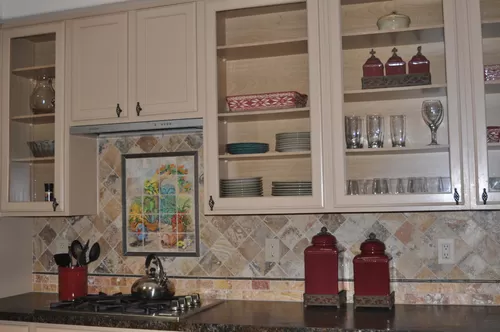 Kitchen : Gas cooktop, dish washer, oven and microwave, refrigerator & small bar area. - 7387 E Quien Sabe Way