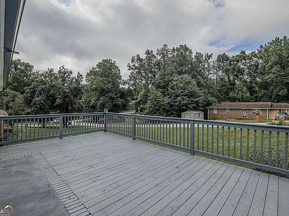 4th image of 3313 Stoneybrook Dr