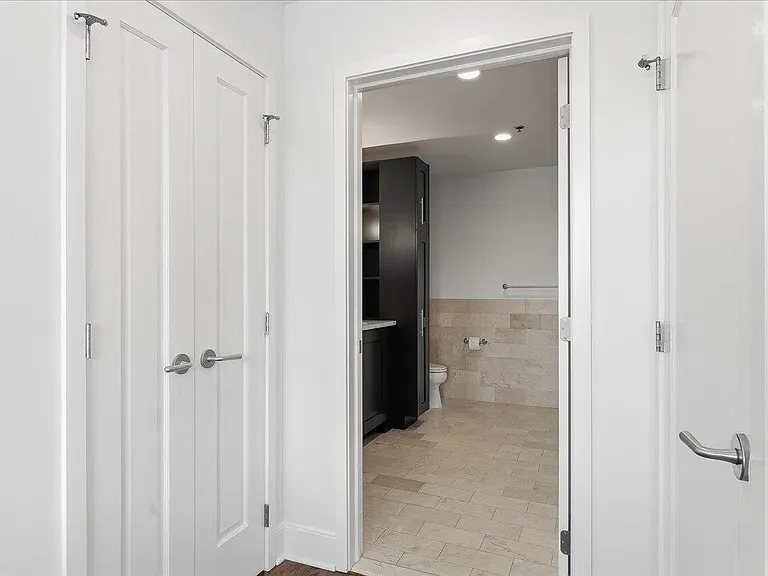 1125 Maxwell Ln #Penthouse 1221 — Photo 17