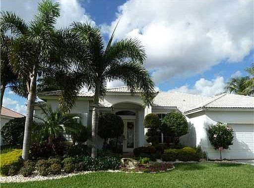 Home For Sale In Cypress Lake Estates