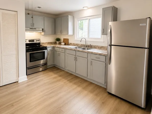 18 Strasbourg Dr #1, Buffalo, NY 14227