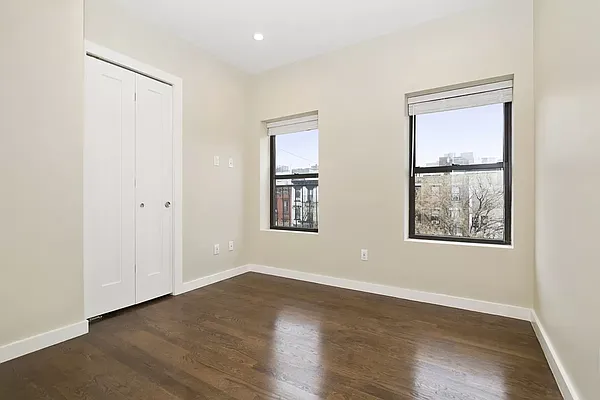 Rented by REAL New York | media 9