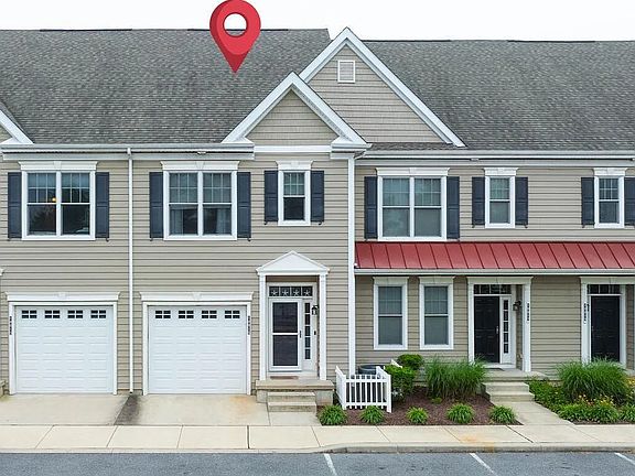 4th image of 18815 Bethpage Dr #13F