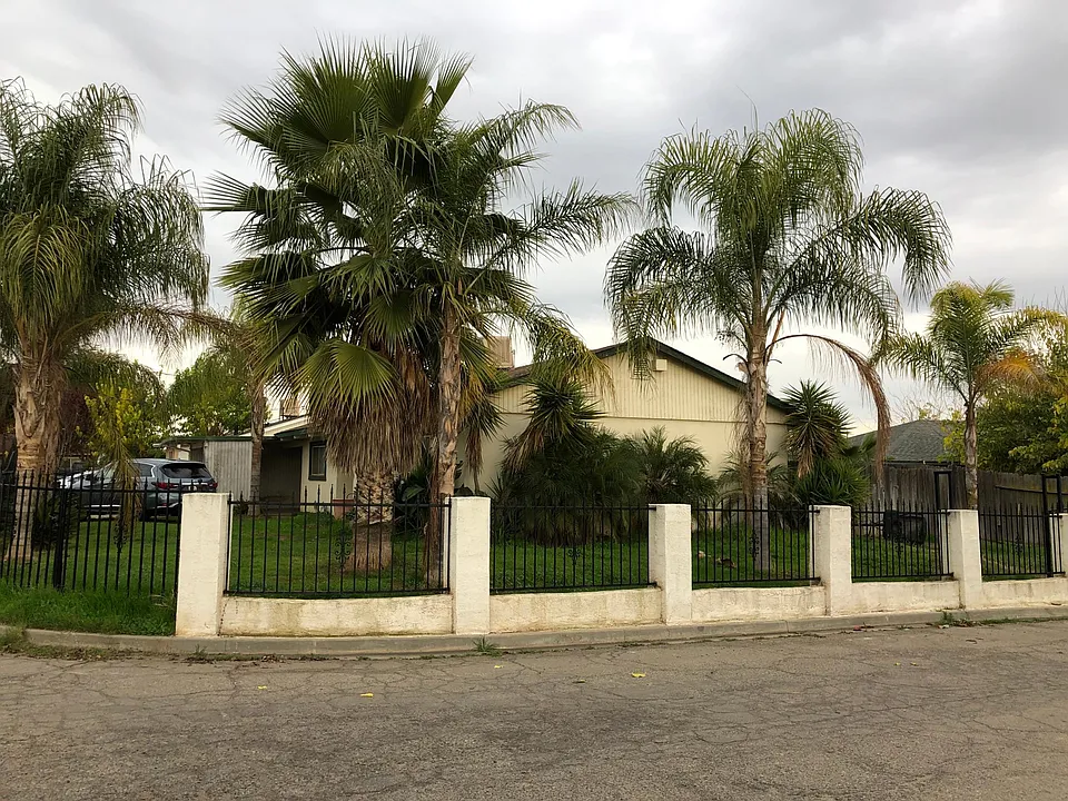 28558 Pacific Dr