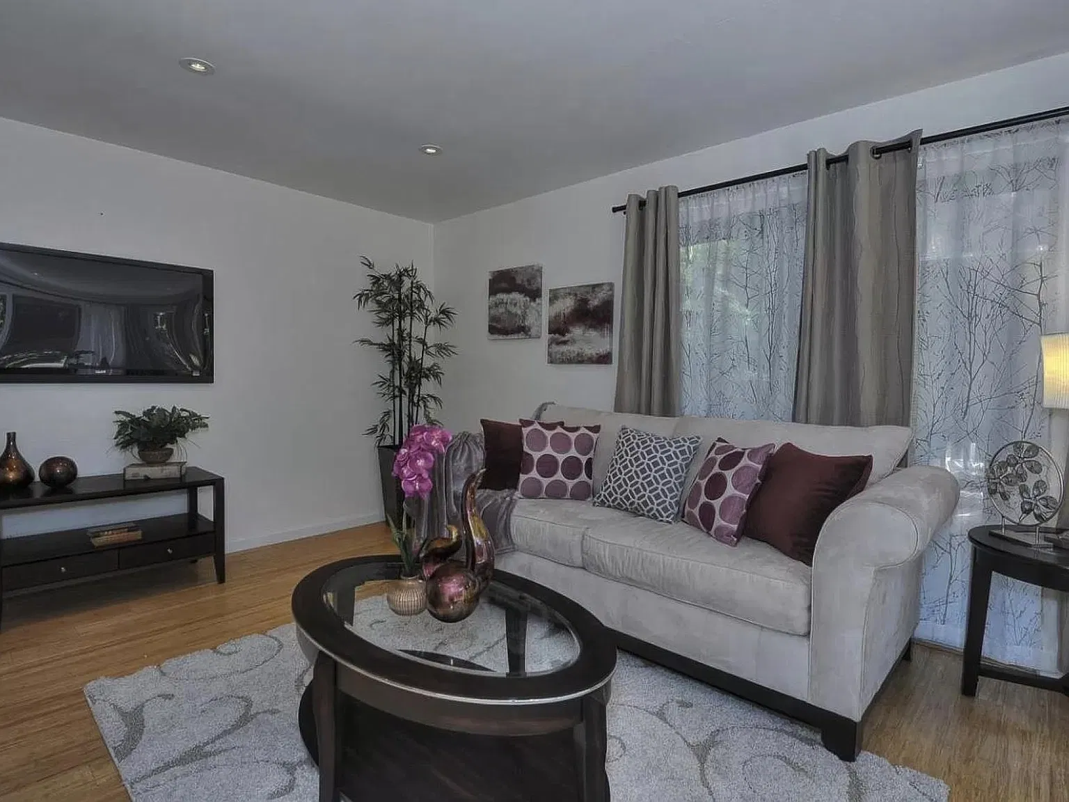 Saratoga Ave, Santa Clara — Photo 2