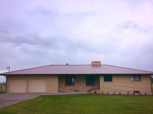 202 Cottonwood Ln, Blackfoot, ID 83221