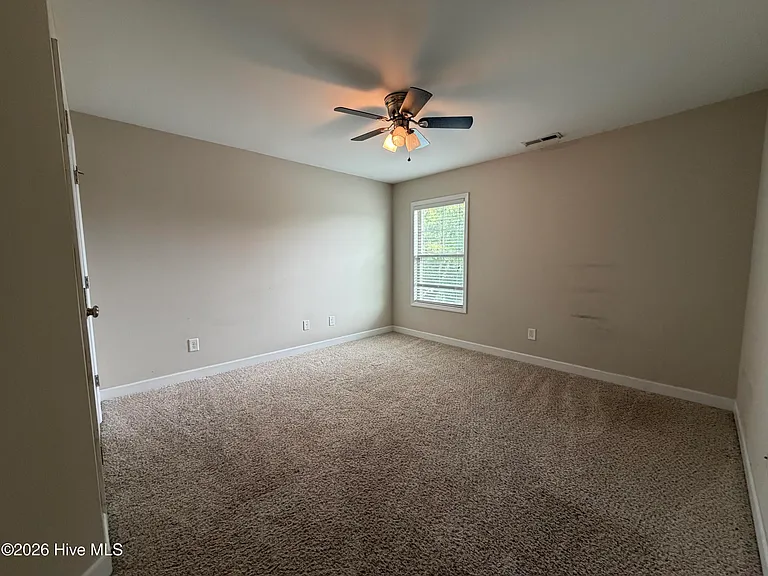 2125 Cove Ct — Photo 11