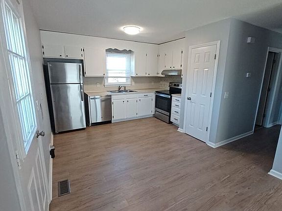 3rd image of 5175 Ponderosa Dr