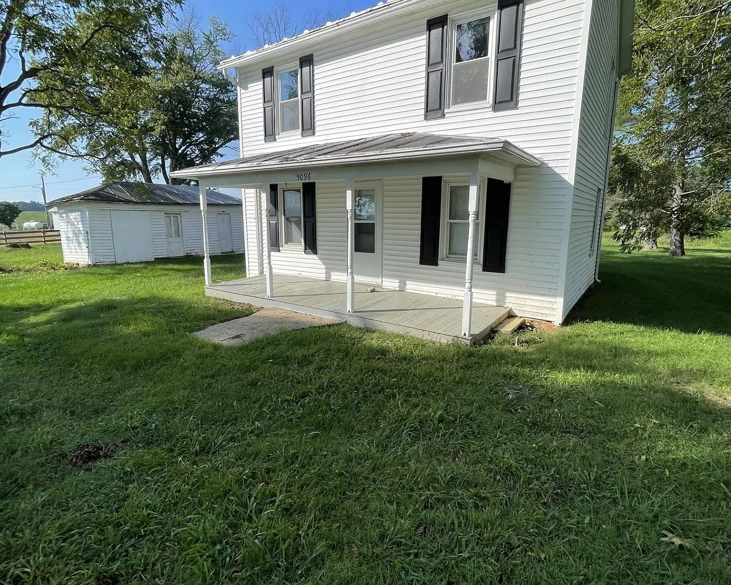 3 bed, 1.0 bath, 1145 sqft, $1,600 — Photo 3