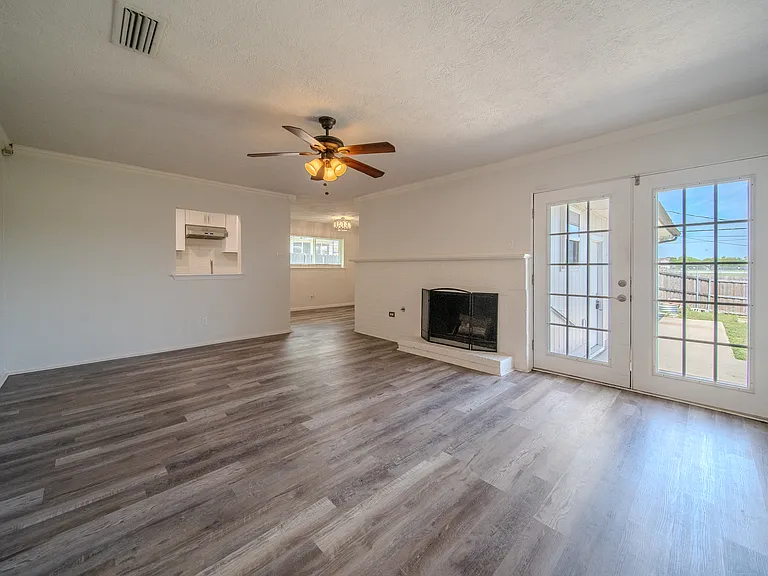 2513 Belhaven Dr — Photo 6