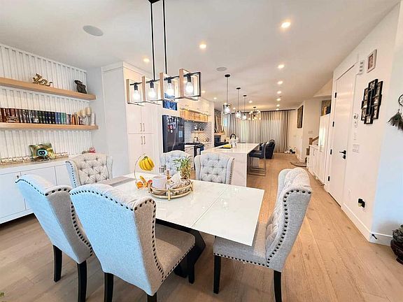 4th image of 103 E Hartford Rd NW