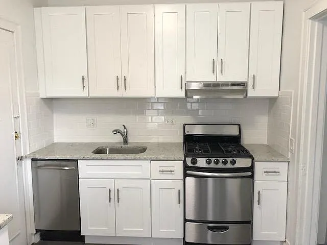 810 Clark St — Photo 2