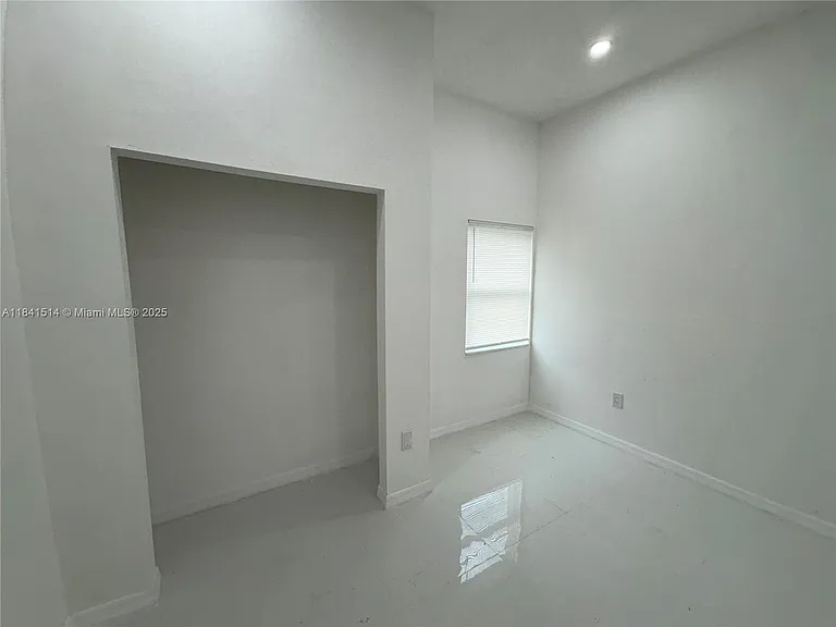 13485 NE Jacksonville Rd — Photo 9
