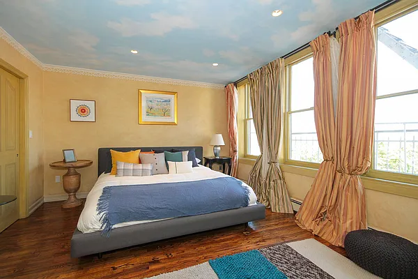 Rented by Compass | media 32