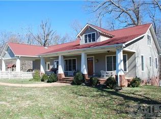 104 Old Farm Rd, SEWANEE, TN 37375