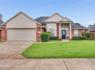9519 Rose Hollow Ln, Shreveport, LA 71118