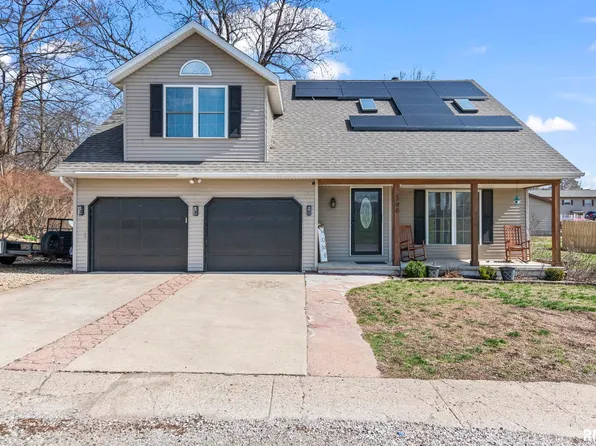 300 N Walnut St, Rochester, IL 62563