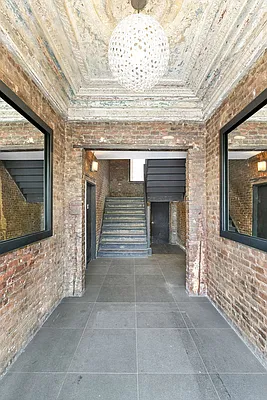 Sold by Compass | media 20