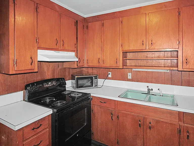 4121-2 Walker Rd — Photo 10