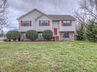 854 S Austin Springs Rd, Johnson City, TN 37601
