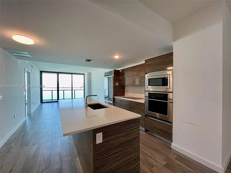 460 NE 28th St #2005 — Photo 12