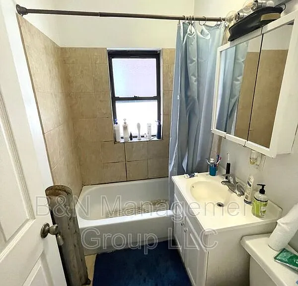 914 W Oakdale Ave #1W — Photo 11