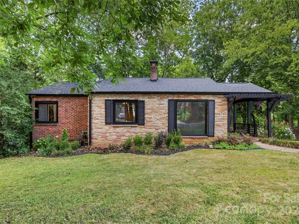 5000 Valley Stream Rd, Charlotte, NC 28209