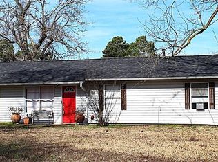 251 Marbut Ln, Hooks, TX 75561