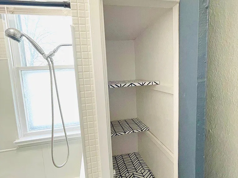 215 S Seminary St #3 — Photo 12