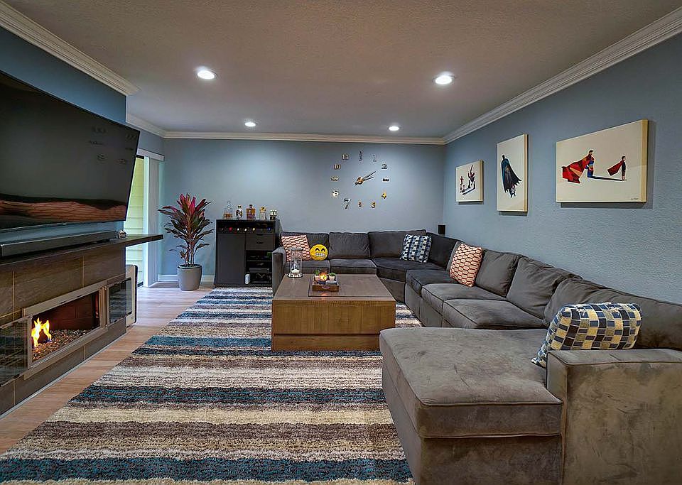 1st image of 401 Northlake Dr APT 2