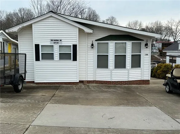 199 Marina Ln, New London, NC 28127