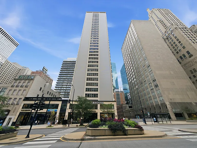 535 N Michigan Ave #1009 — Photo 1
