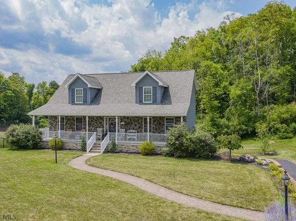 227 Jessica St, Hollidaysburg, PA 16648