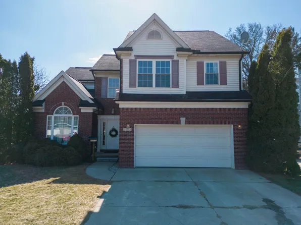 32515 Woodbrook Dr, Wayne, MI 48184