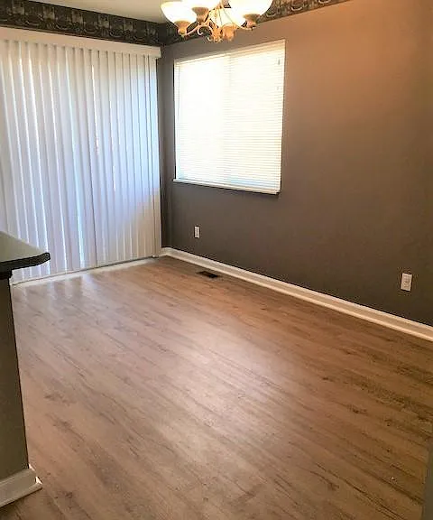 455 Widick St — Photo 3