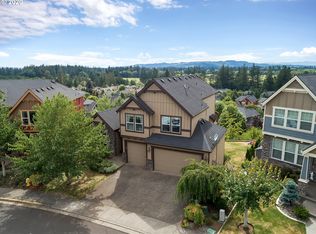 5242 N Wedgewood Loop, Newberg, OR 97132