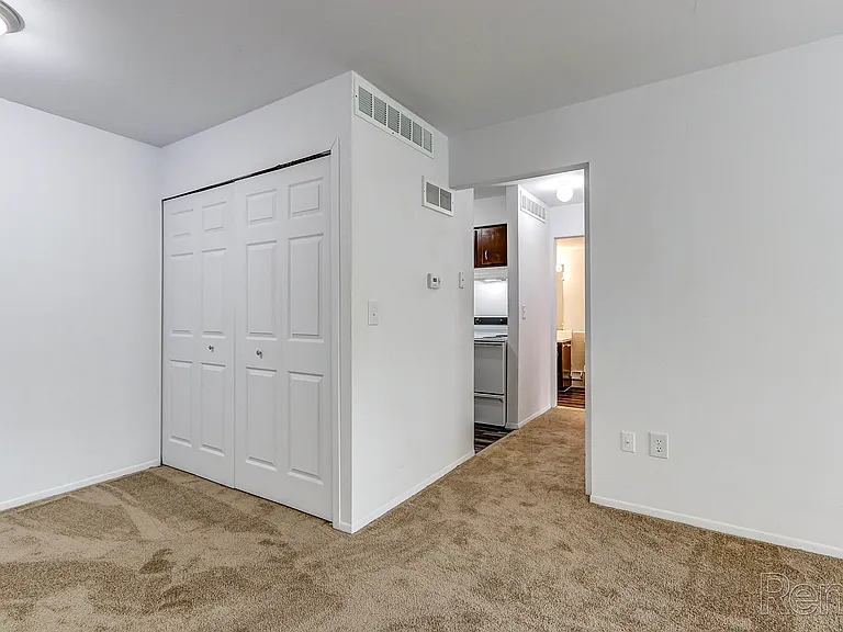 Tivoli Apartments — Photo 10