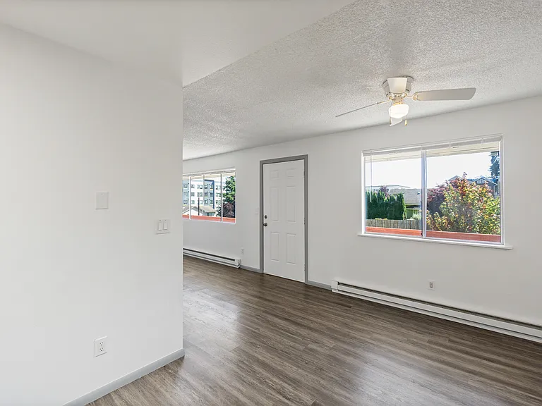 3132 Lombard Ave #6 — Photo 4