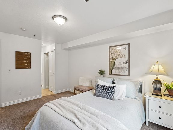 4th image of 1044 E 400 S APT 202A