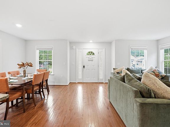 5th image of 8528 Engleside St