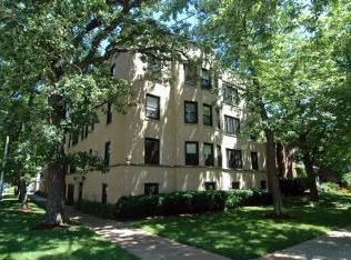 7057 N Damen Ave APT 1S, Chicago, IL 60645